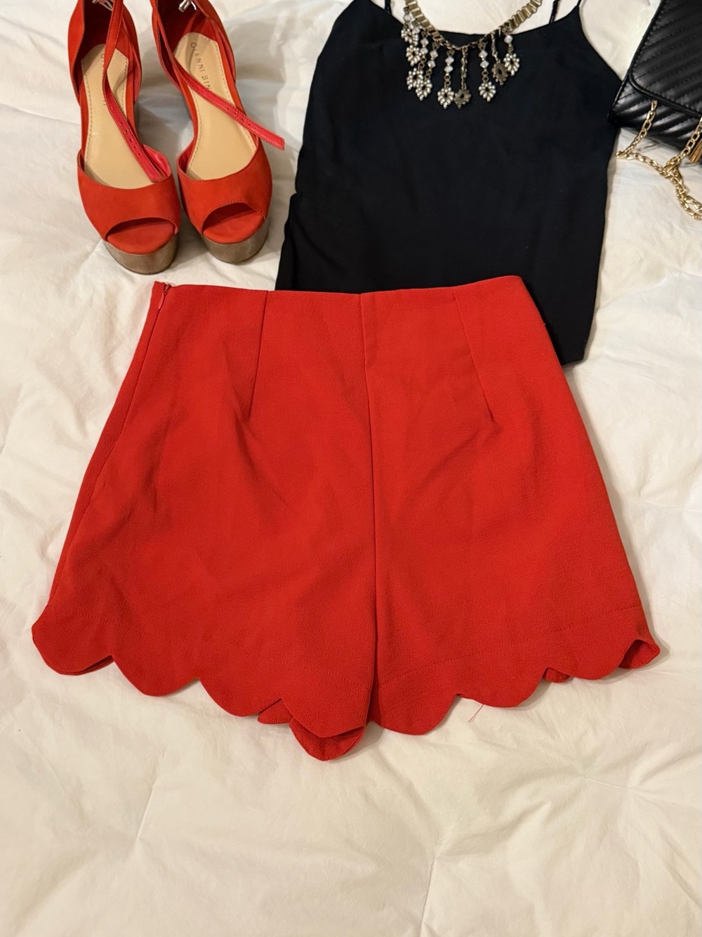 Monteau Red Scalloped Shorts - Picture 4 of 7